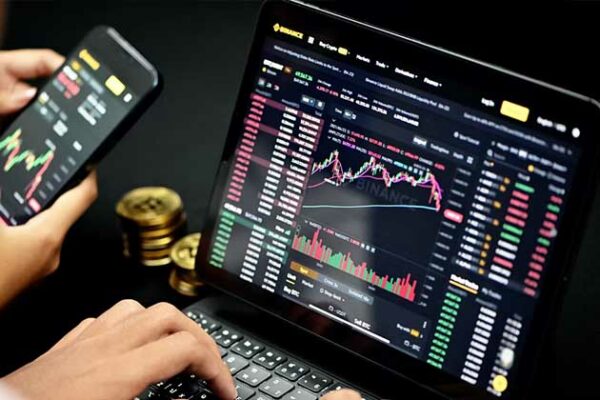 The Benefits of Trading on Laptops Convenience, Mobility, and More