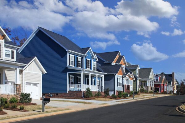 How do you analyze a neighborhood for real estate